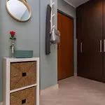 Charmy & Cozy Panoramic Flat 50m From M4 Stop *