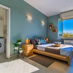 Charmy & Cozy Panoramic Flat 50m From M4 Stop Apartman *