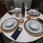 Apartman Charmy & Cozy Panoramic Flat 50m From M4 Stop Milánó