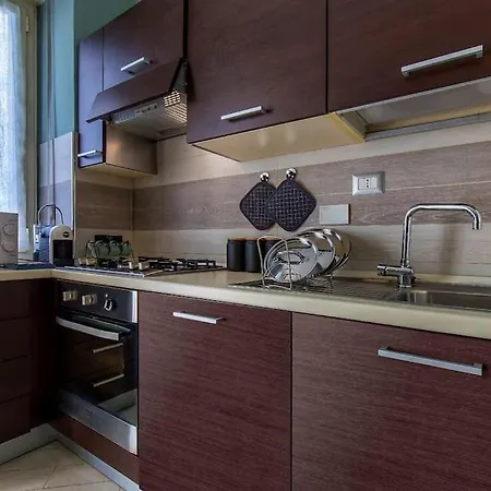 Charmy & Cozy Panoramic Flat 50m From M4 Stop * 밀라노