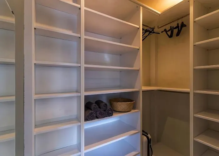 Charmy & Cozy Panoramic Flat 50m From M4 Stop 밀라노