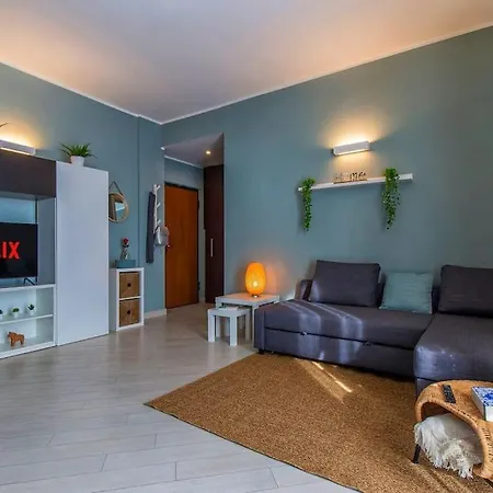Charmy & Cozy Panoramic Flat 50m From M4 Stop Apartmán