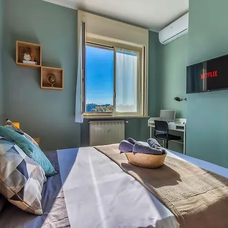 Charmy & Cozy Panoramic Flat 50m From M4 Stop Milano
