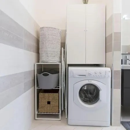 Charmy & Cozy Panoramic Flat 50m From M4 Stop Daire Milano