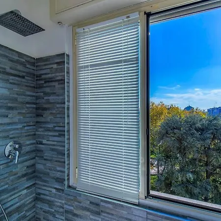 Charmy & Cozy Panoramic Flat 50m From M4 Stop Apartmán