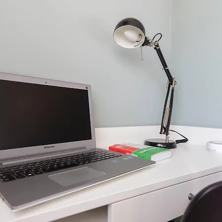 Charmy & Cozy Panoramic Flat 50m From M4 Stop Daire *